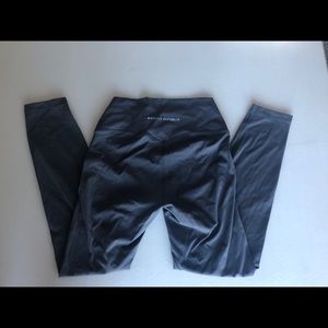 Muscle Republic Luxe 7/8 Leggings in Stone